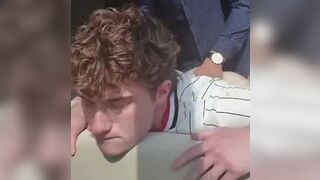 Корпоративный папочка трахает киску FtM в сыром виде перед работой порно